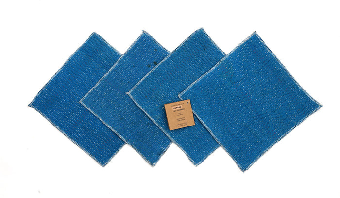 Set of 4 blue coasters 18x18 cm in fabric with small polka dot pattern and white stitching, heat/scald protectors for the table