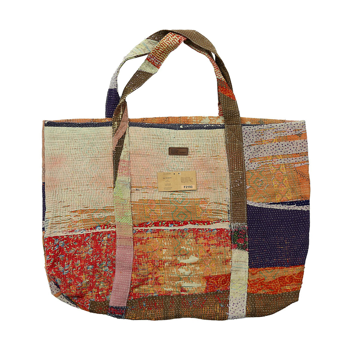 Flerfarvet patchwork kantha-taske lavet af genbrugt vintage sari-stof med syede skulderstropper og boho-quiltet design