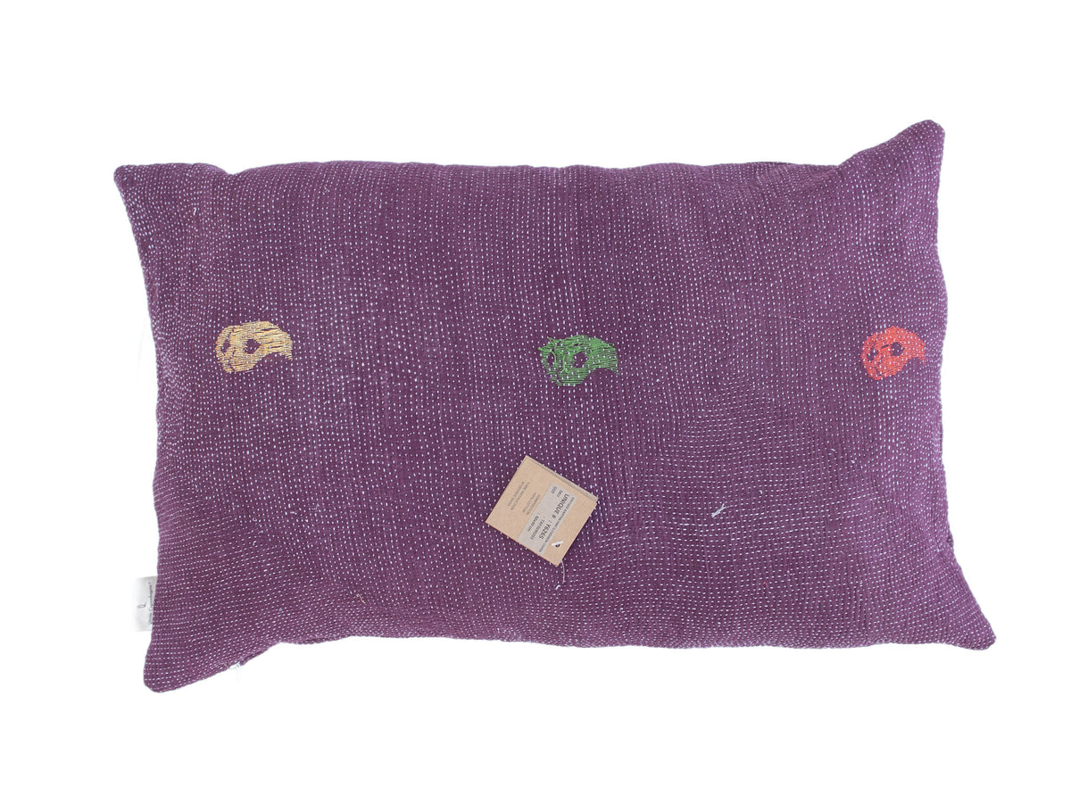 Sari pillowcase 60x40 in vintage Indian style with colorful purple/blue pattern and discreet green details, boho ethnic sari pillows/Indian pillowcases.